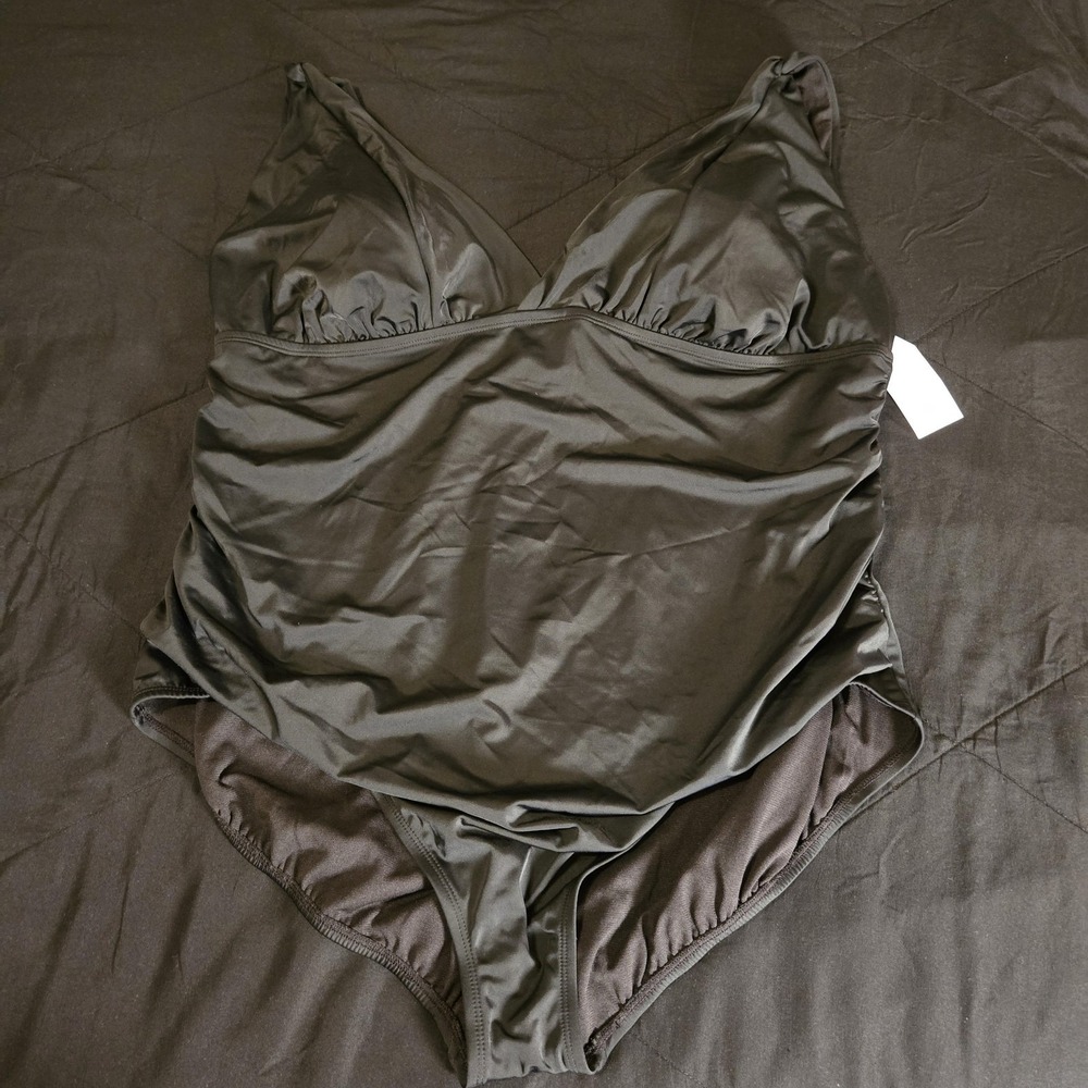 Time And Tru Swimsuit Womens 3X Black One Piece Tank Built In‎ Bra Lined Plus